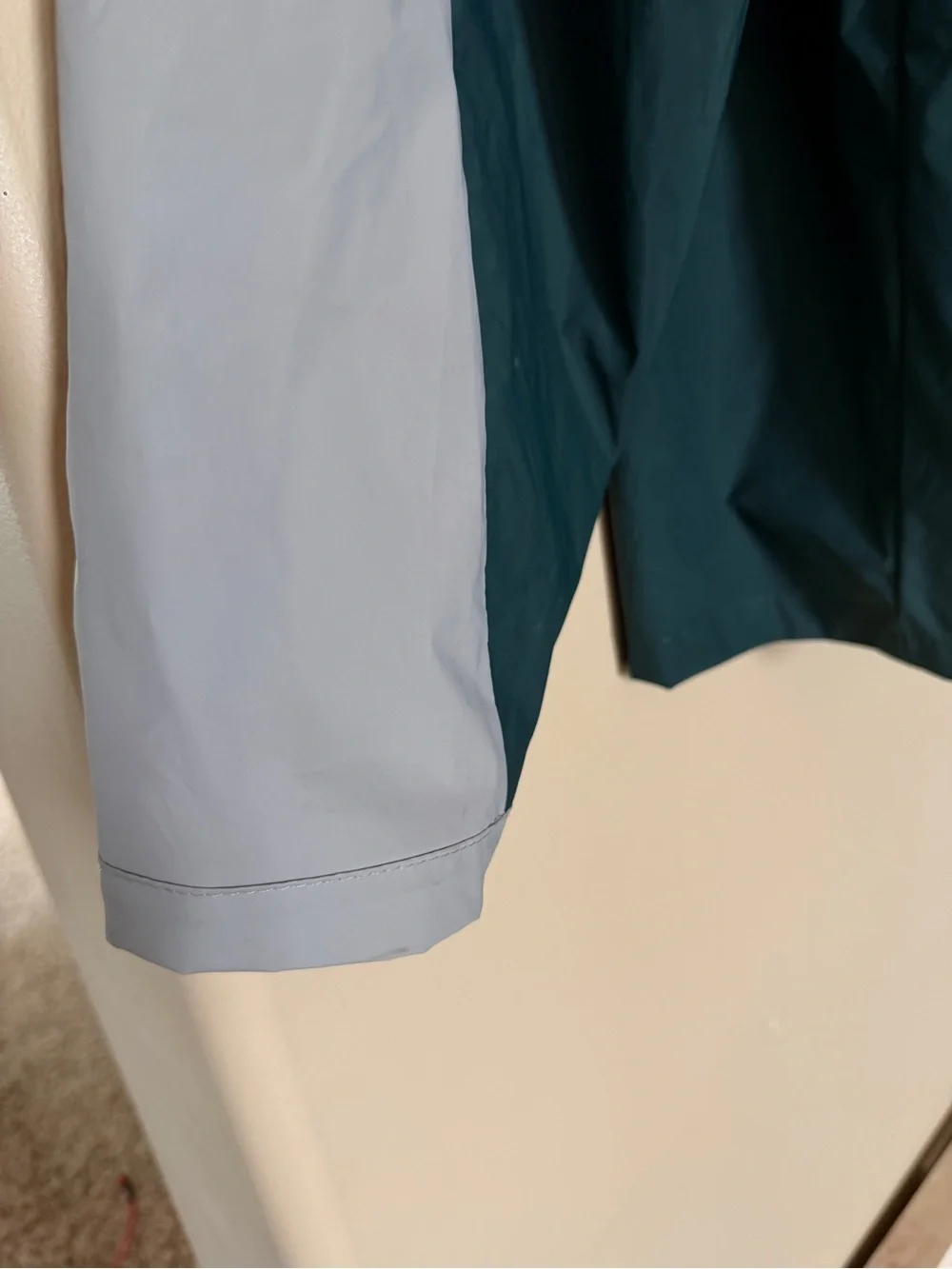 Coleman XL/2XL Green Gray Hooded Waterproof Rain Jacket Reflective camping